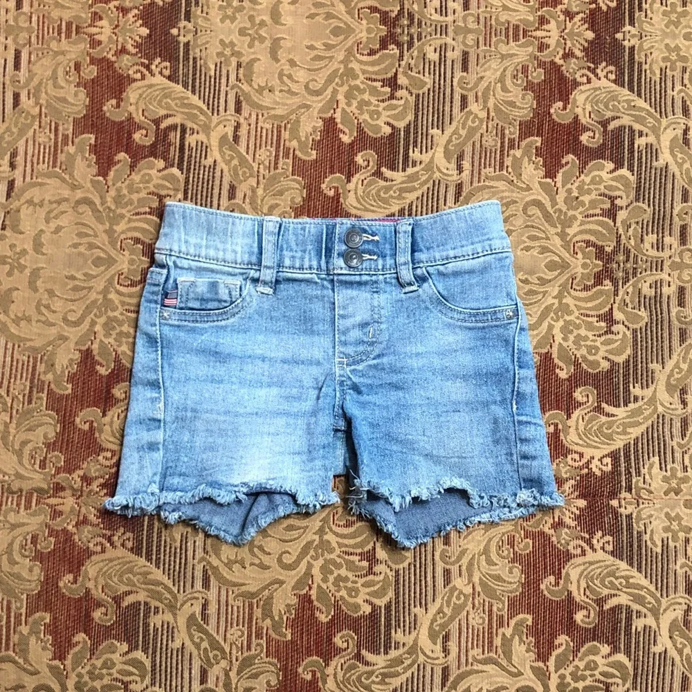 BUNDLE Vigoss Size 5 Black Tank with Light Blue Denim Shorts - The Chelsea